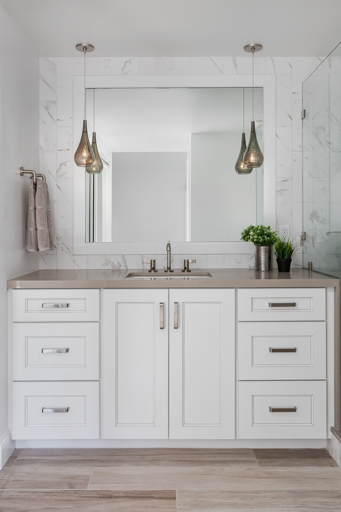 White Bathroom Wash Basin