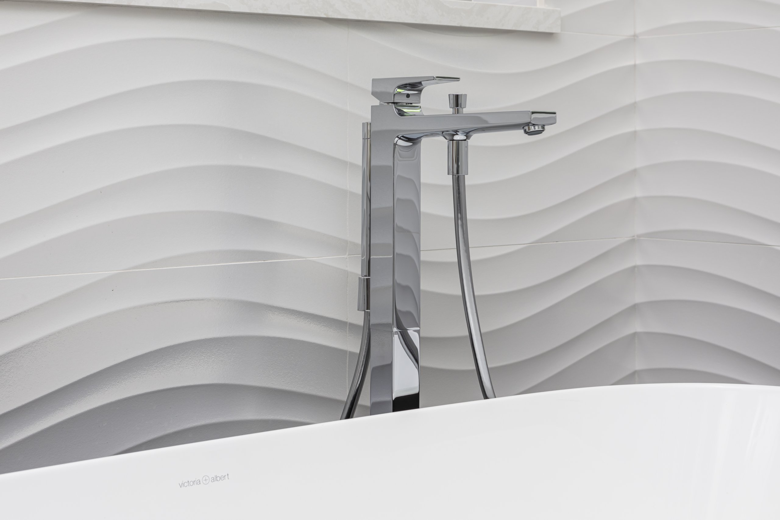 Tub-backsplash-in-Corona-del-Mar-Bathroom-Remodel