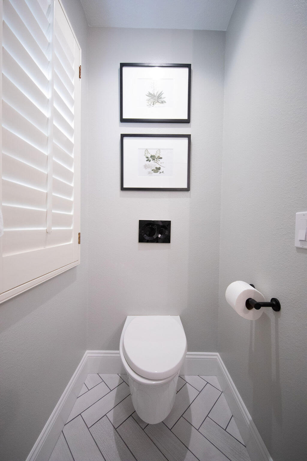 small-toilet-area - smart bathroom trends