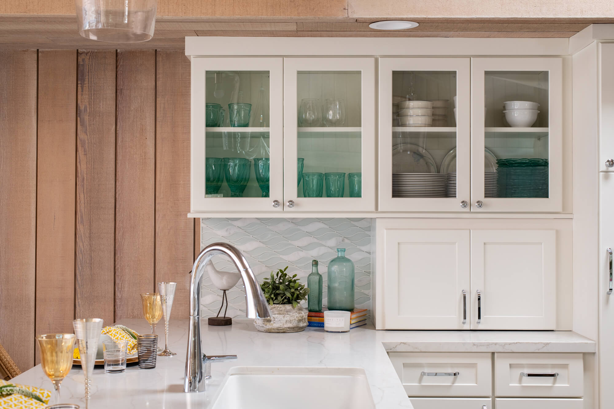 Sleek-shower-bench-in-bathroom-remodel