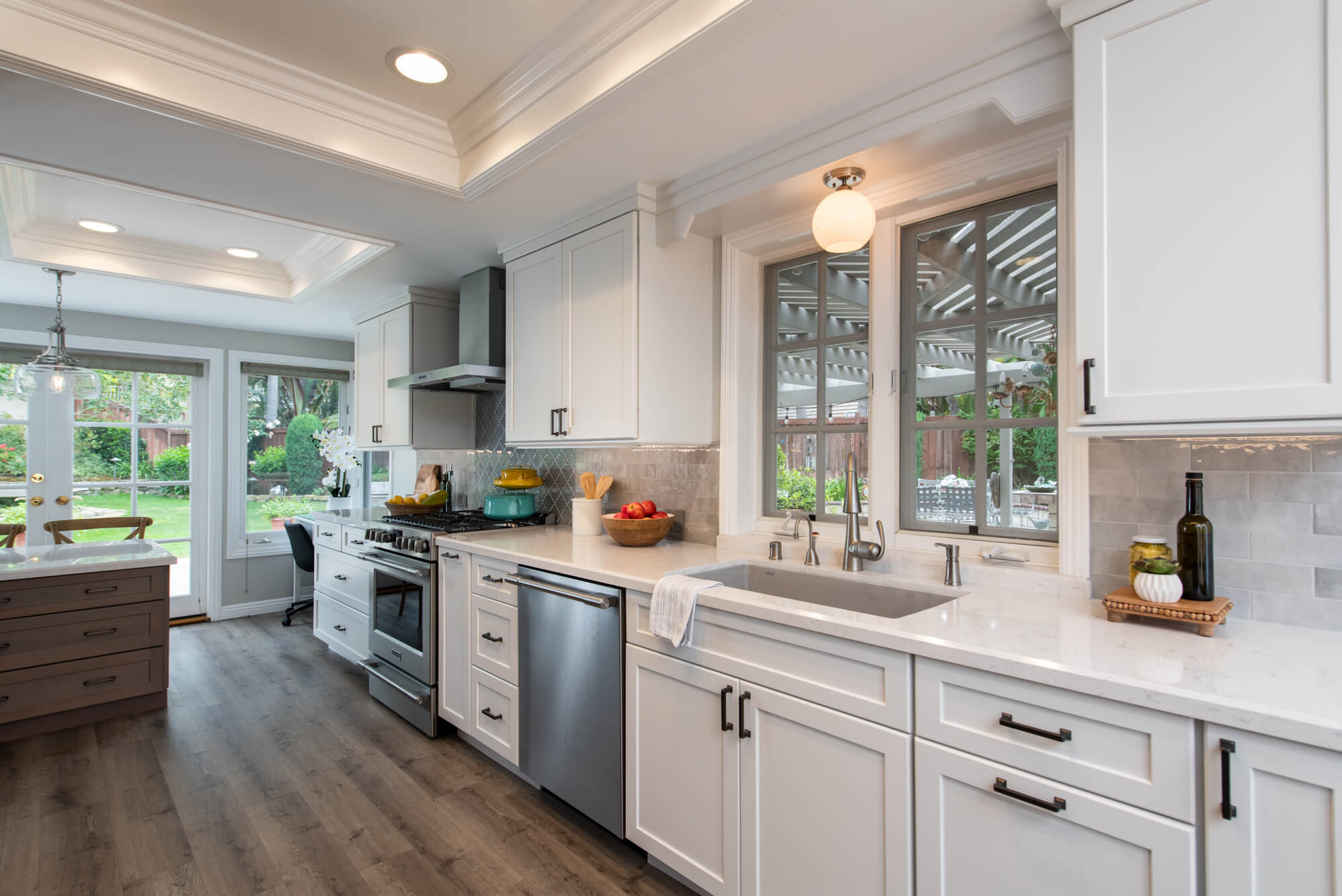Should you hire a kitchen remodeling contractor