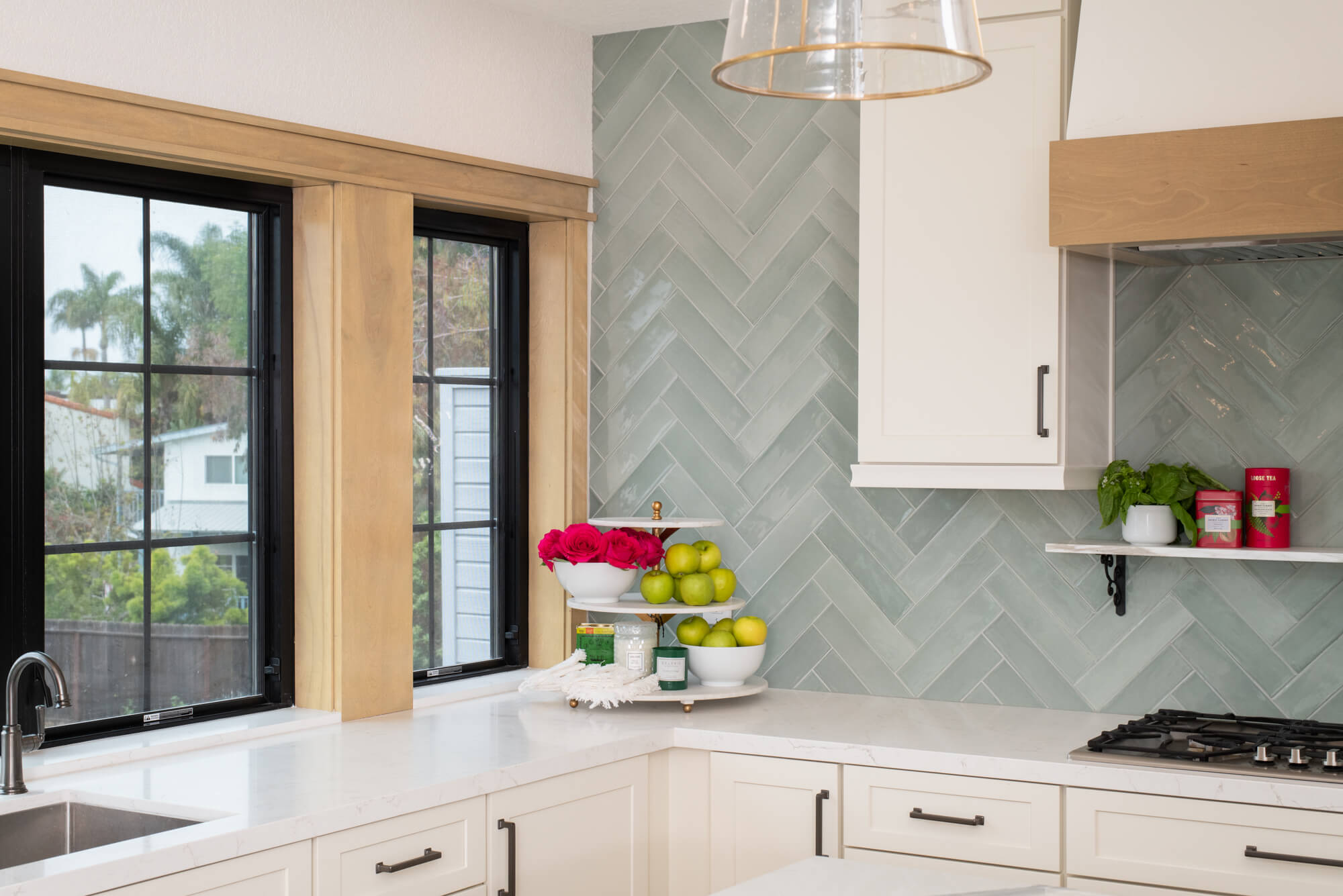 Herringbone-backsplash-in-kitchen-remodel