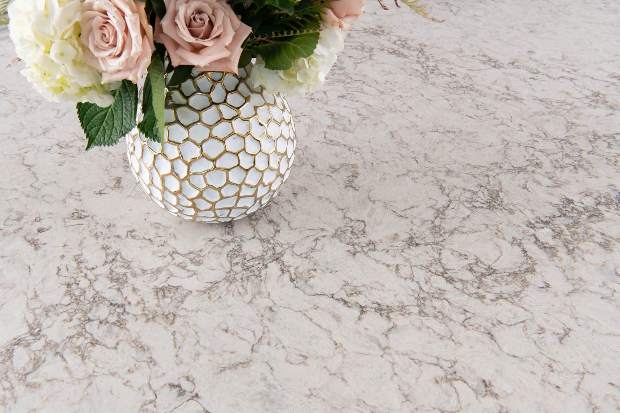 quartz-stone-countertops-moorland-fog-fountain-valley