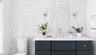 floor-to-ceiling-accent-wall-in-la-fleur-marble-tile