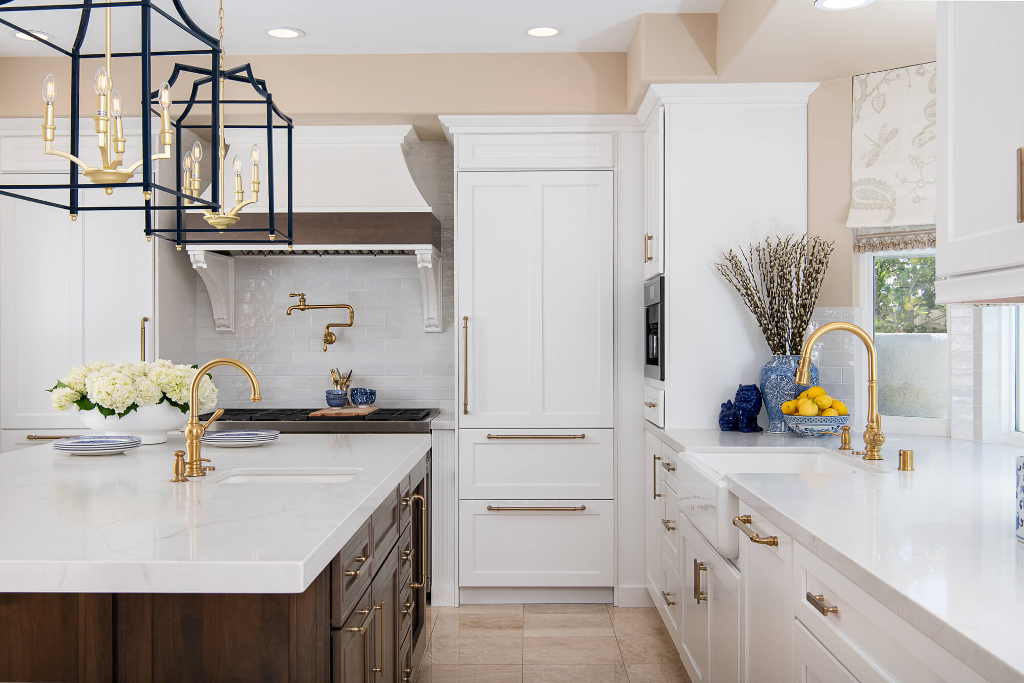 10-kohler-touchless-pulldown-kitchen-faucet-and-airgap-in-brushed-moderne-brass