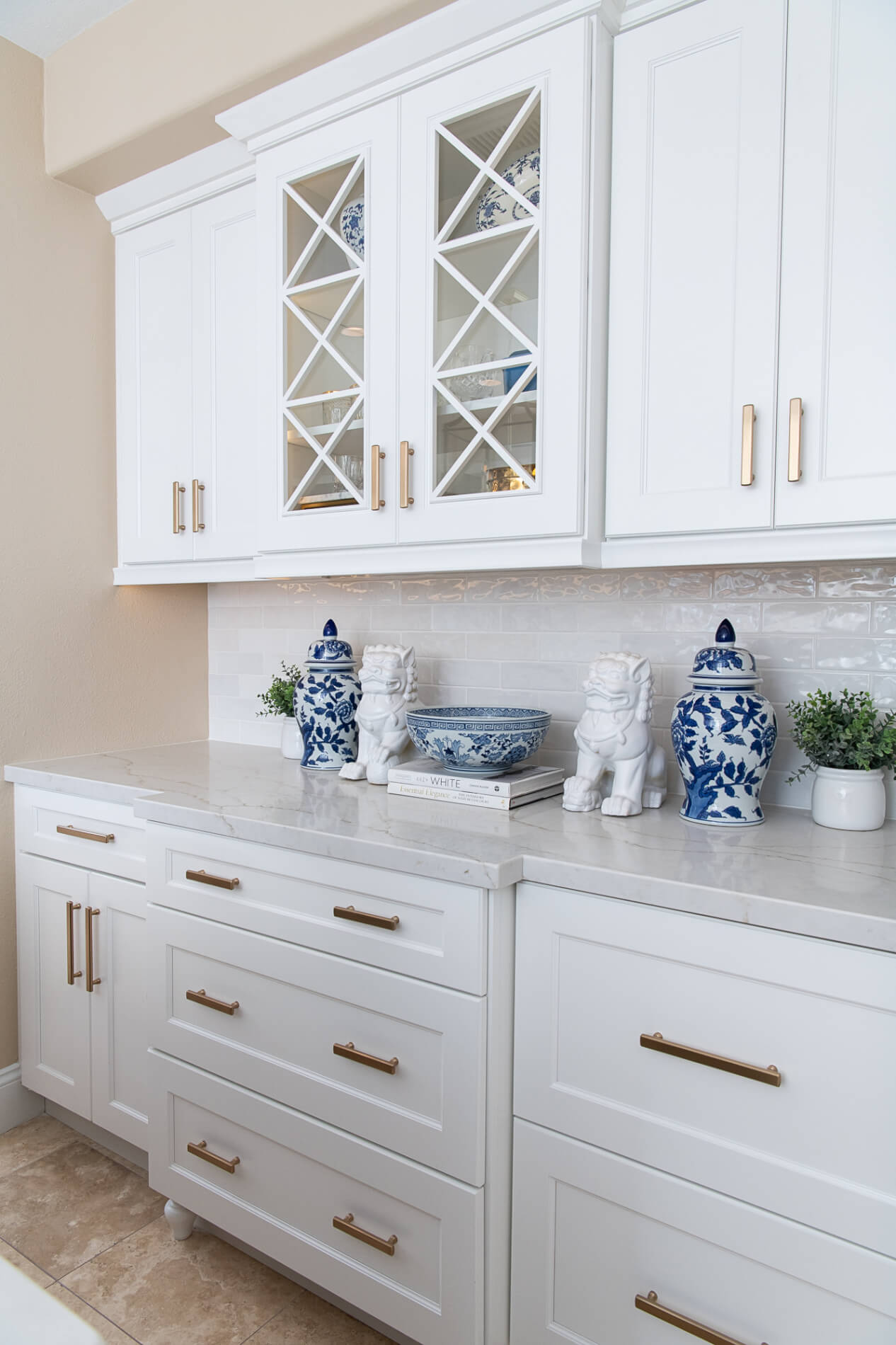 13-renner-shaker-style-cabinets-with-glass-inserts-and-cross-mullion-x-design