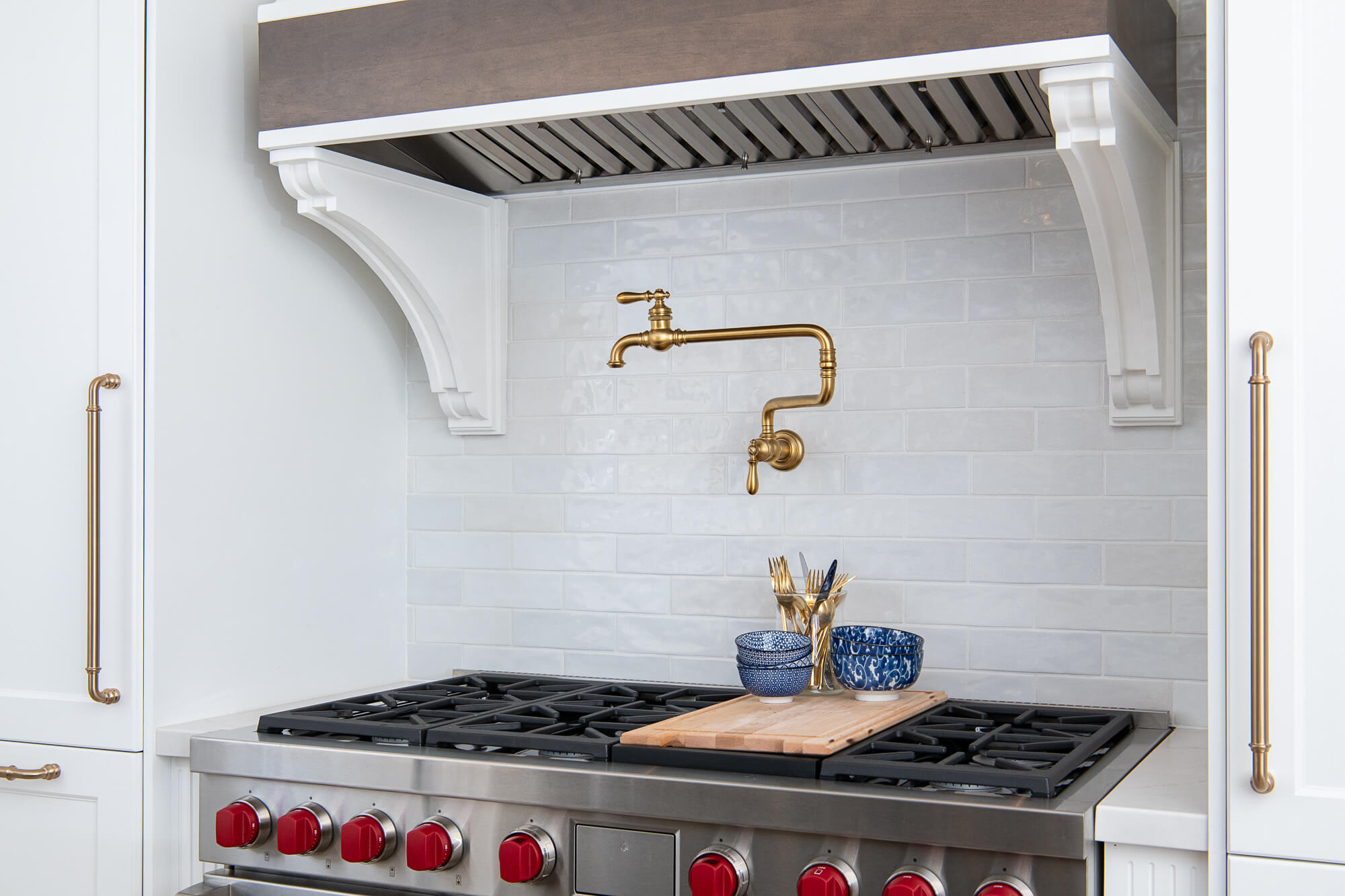 15-porcelain-tile-backsplash-in-passion-gloss-white