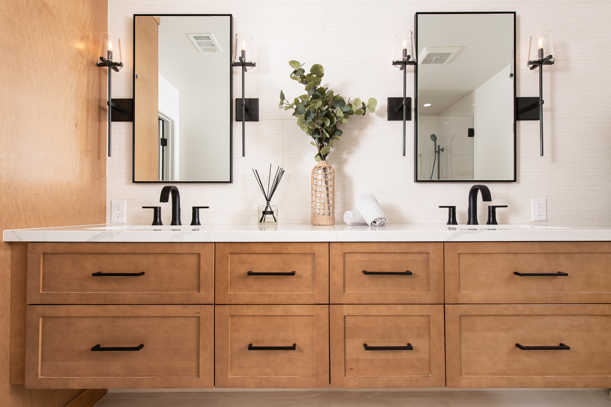 kitchen-craft-custom-maple-shaker-cabinets-in Tuscan