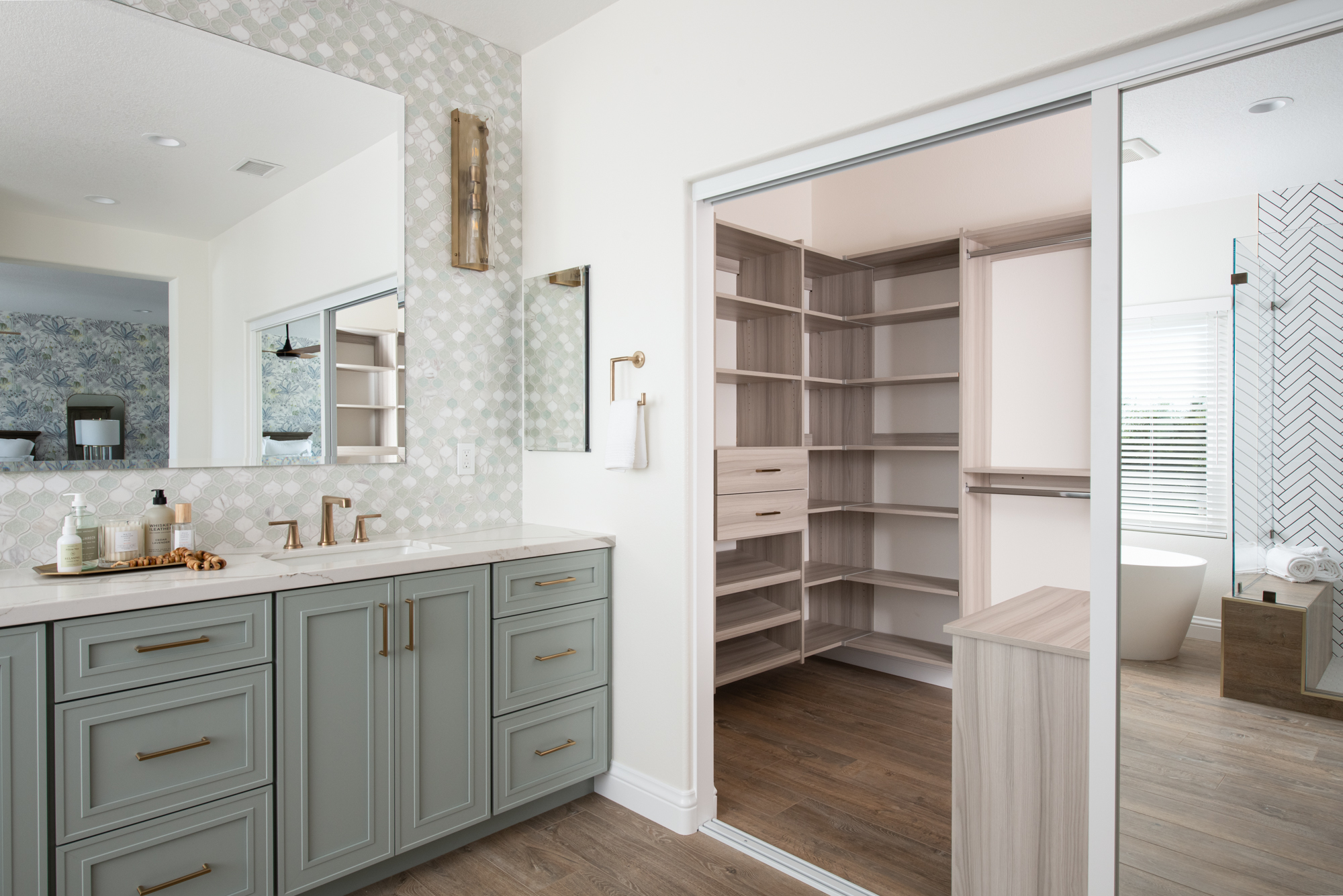 StorX-Closet-cabinets-Sarek-Ash-with-flat-panel-drawers-honey-bronze-pulls