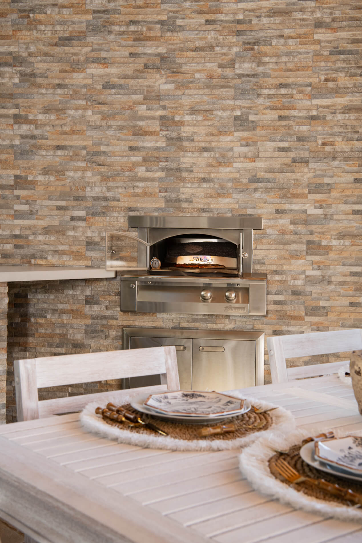 Alfresco-pizza-oven-switch-operated-gas-fireplace-bar-fridge-gas-BBQ-prep-sink