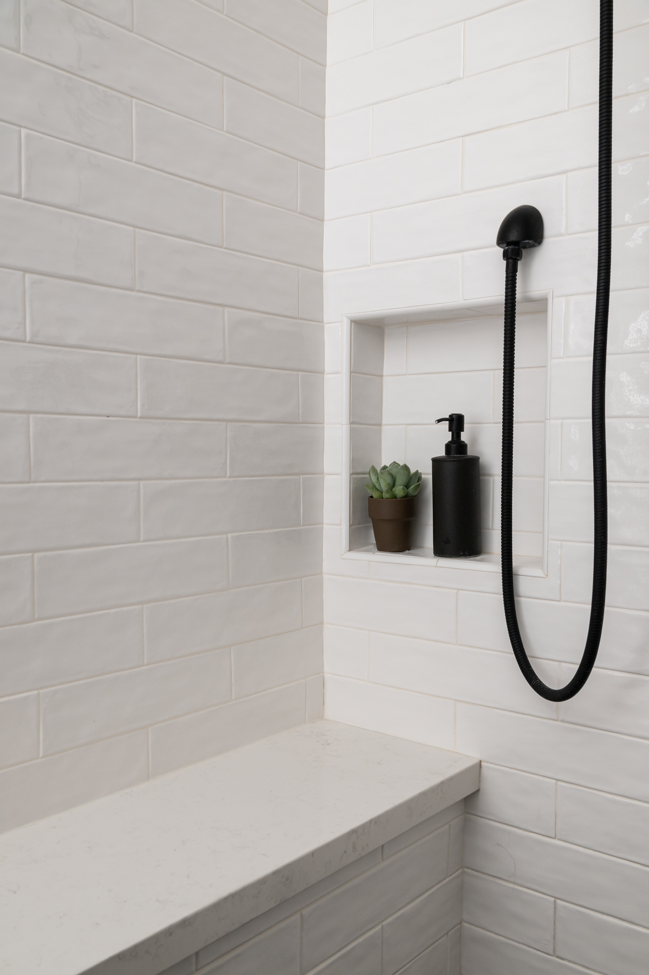 wall-field-and-curb-by-Elysium-in-ceramic-Rica-White-tiles