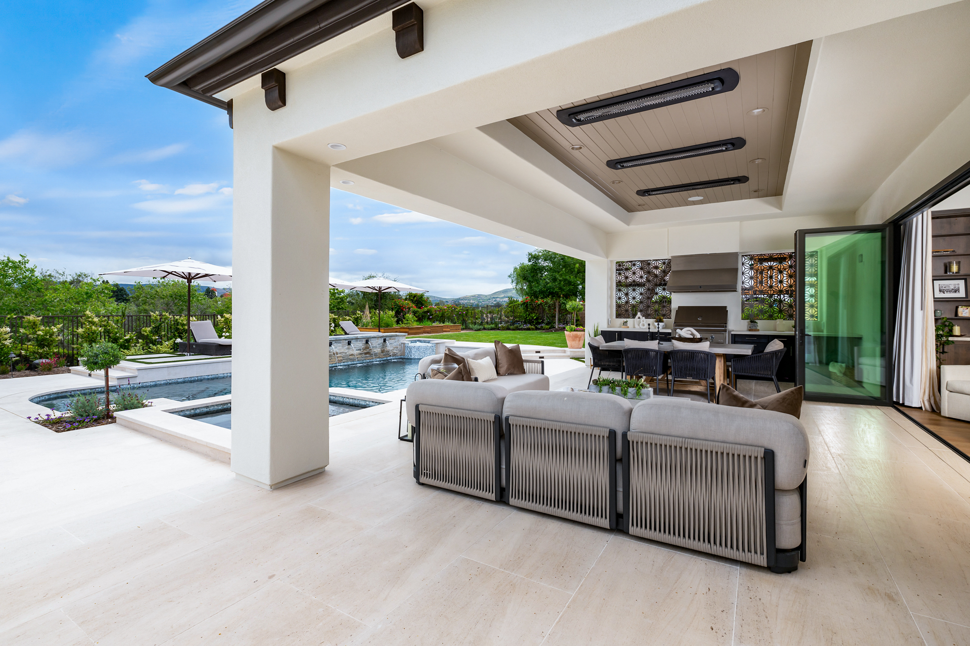 Mocha-Cream-Limestone-tile-flooring