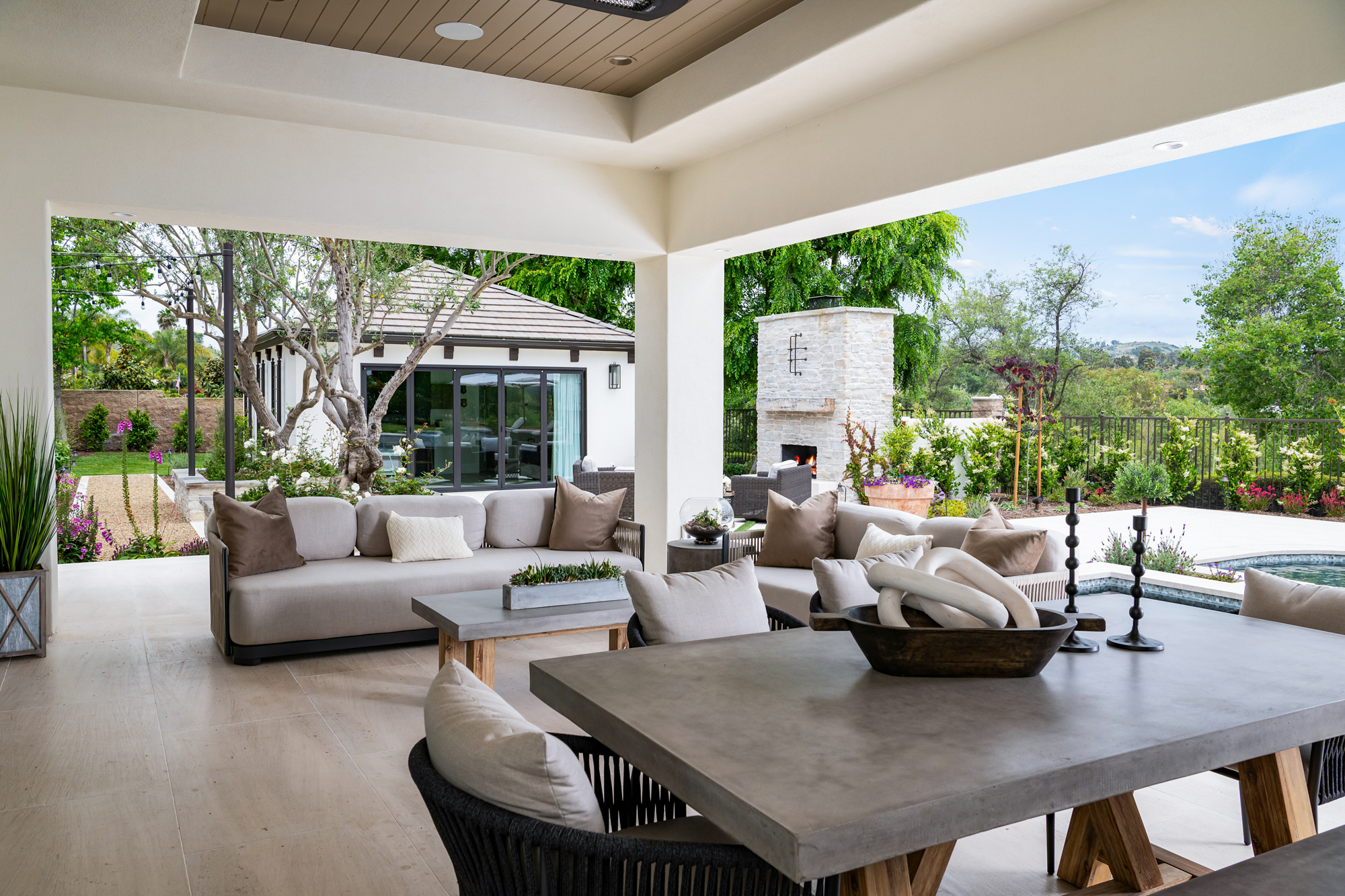 furnishings-provided-by-homeowner