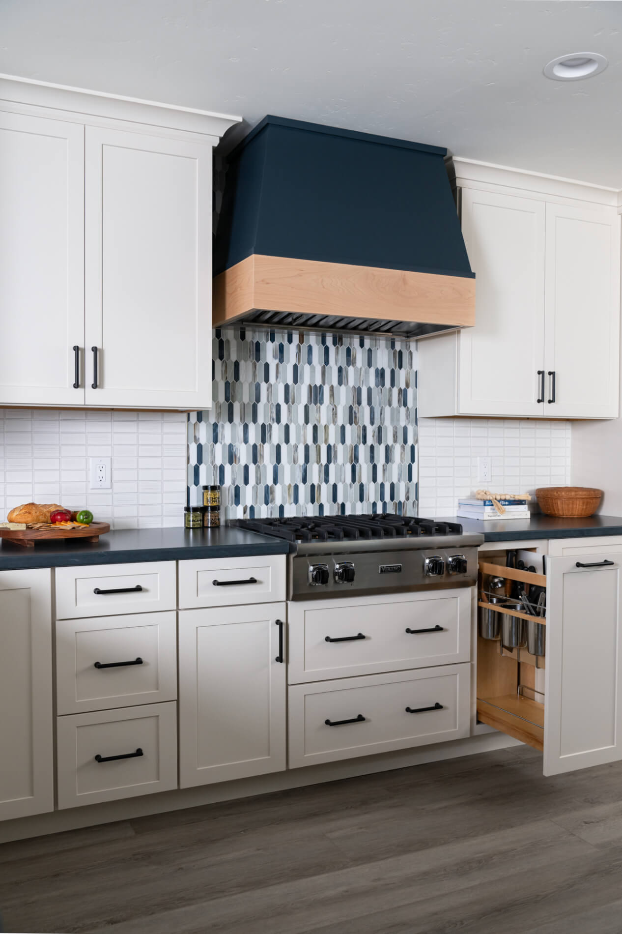 hood-in-Maritime-with-natural-wood-trim