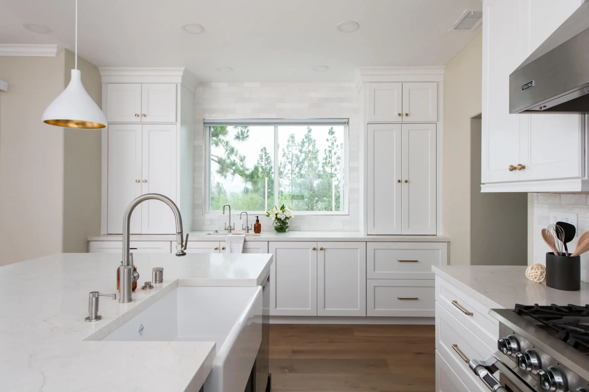 10 Bright & Airy Kitchen Remodel Ideas with White Cabinets