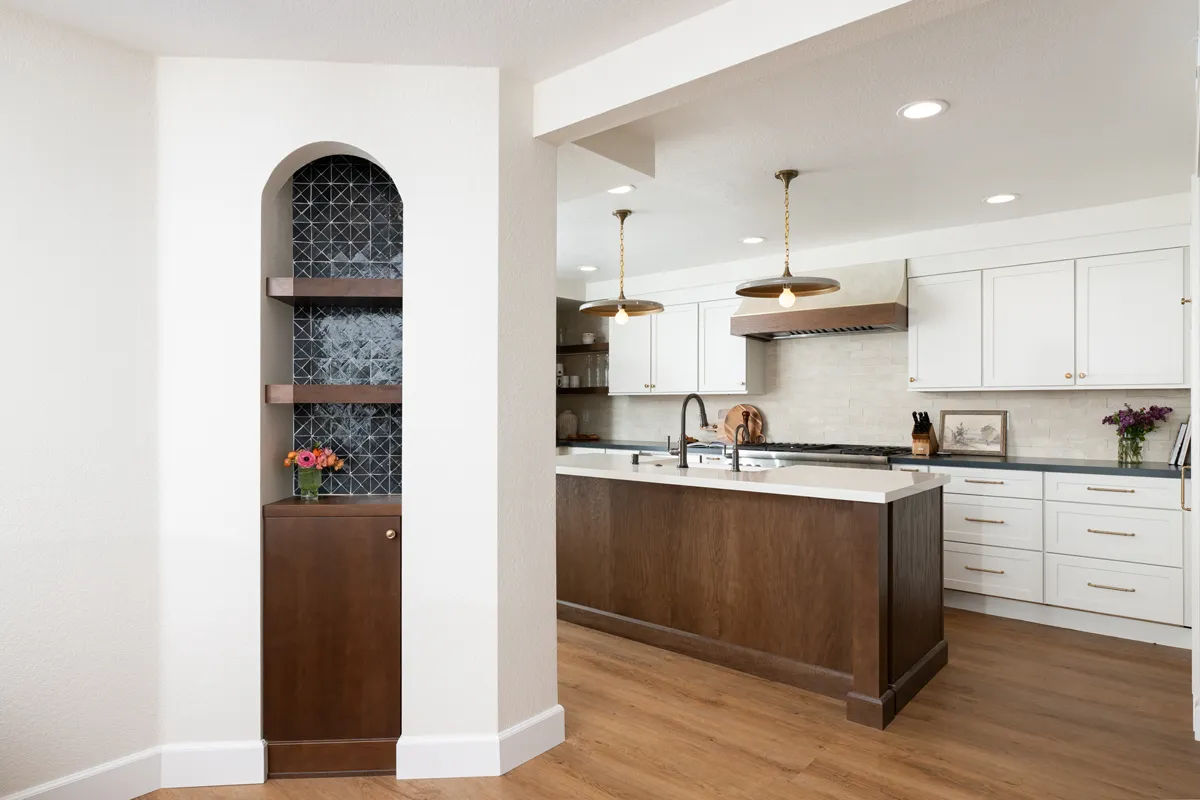 12-Sea-Pointe-Design-and-Remodel-kitchen-backsplash-Ceramic-brick-Veneer-in-Earl-Gray