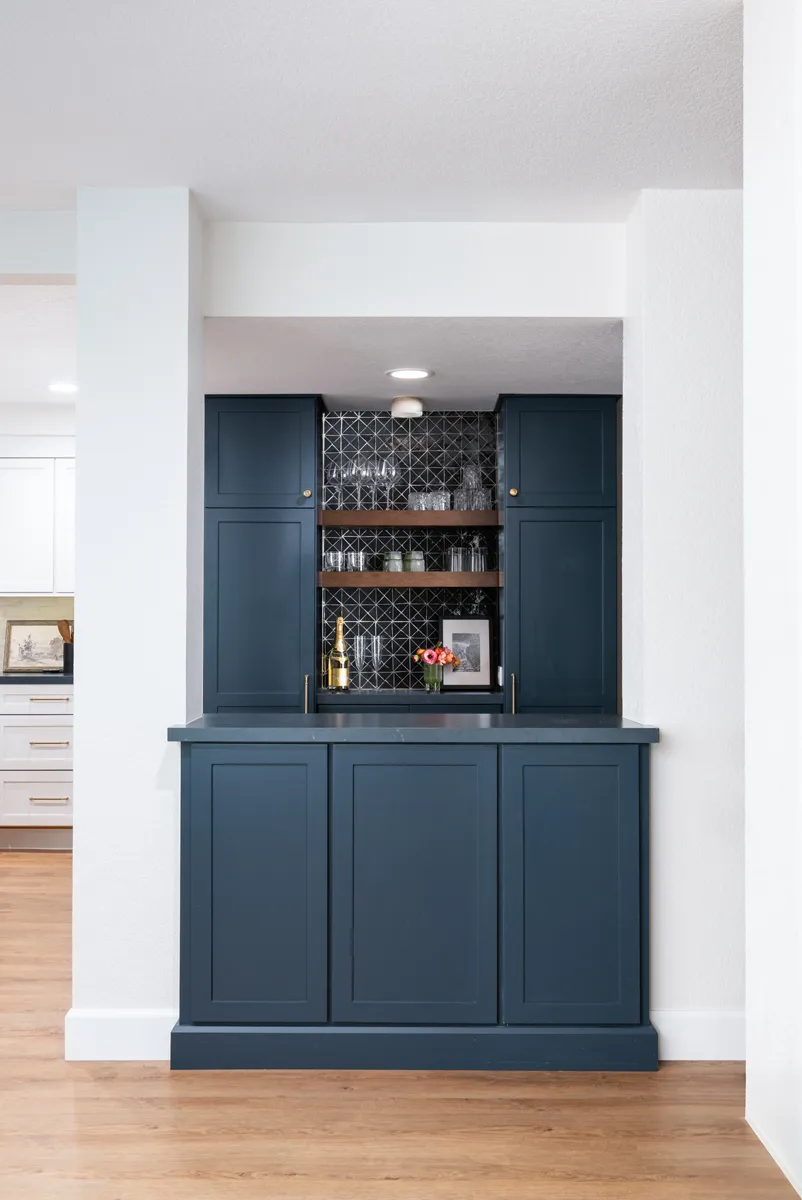 15-Sea-Pointe-Design-and-Remodel-refreshed-bar-with-floating-shelves