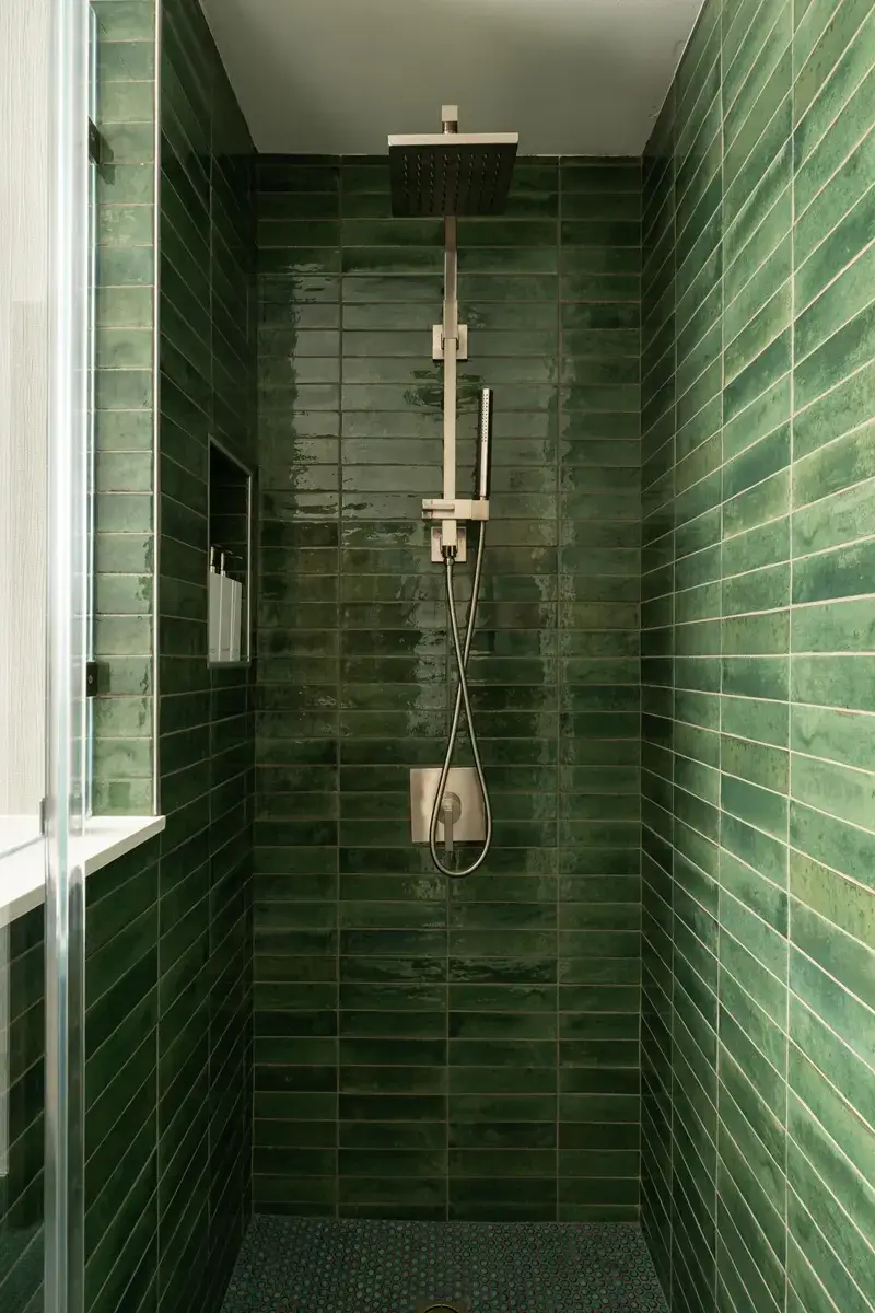 Sea-Pointe-Design-And-Remodel-guest-bathroom-walk-in-shower-remodel