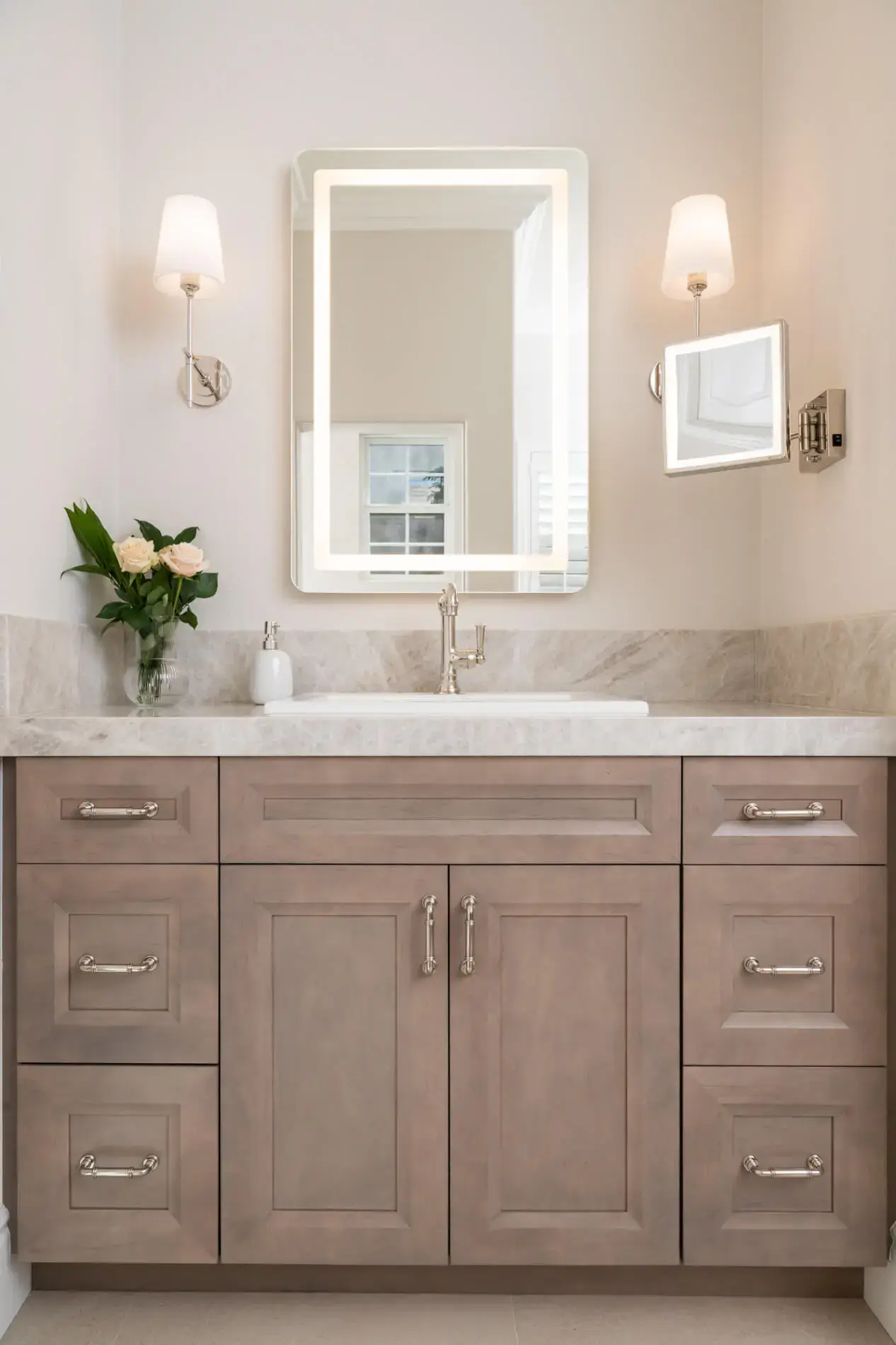 light-up-LED-vanity-and-makeup-mirrors-with-rounded-corners-and-polished-nickel-pulls